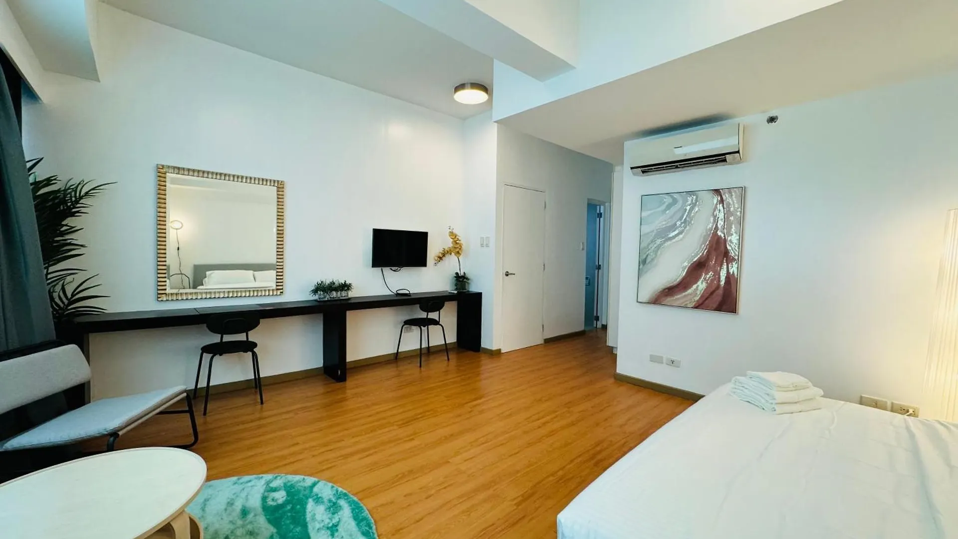 Apartment Avant At The Fort By Urban Realty Manila