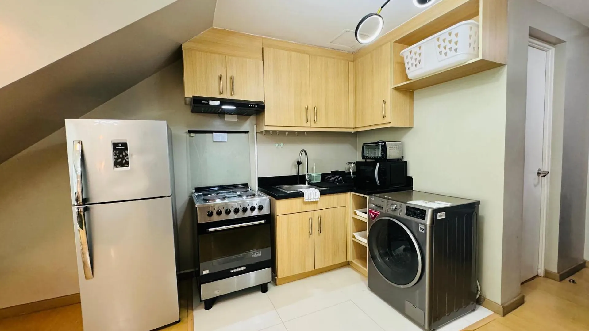 Avant At The Fort By Urban Realty Manila 0*,  Philippines